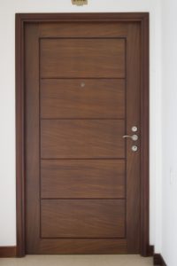 PUERTA DECORADA KALE 2 EN 1